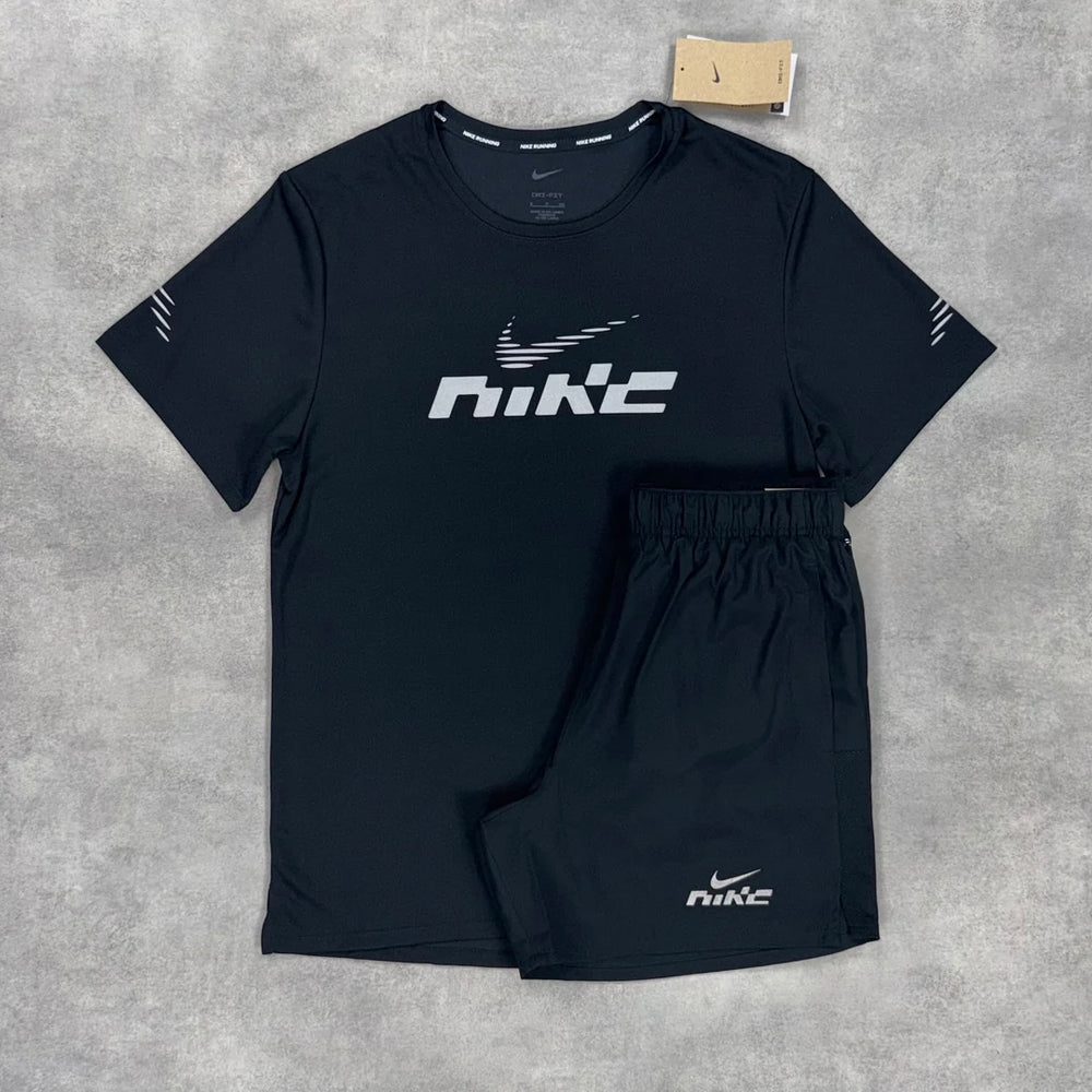 NIKE SWOOSH T-SHIRT BLACK & FLASH 5" CHALLENGER SHORT SET BLACK